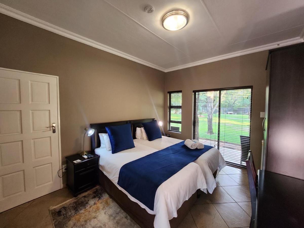 Rip Van Winkel Guest House Lephalale Exterior foto